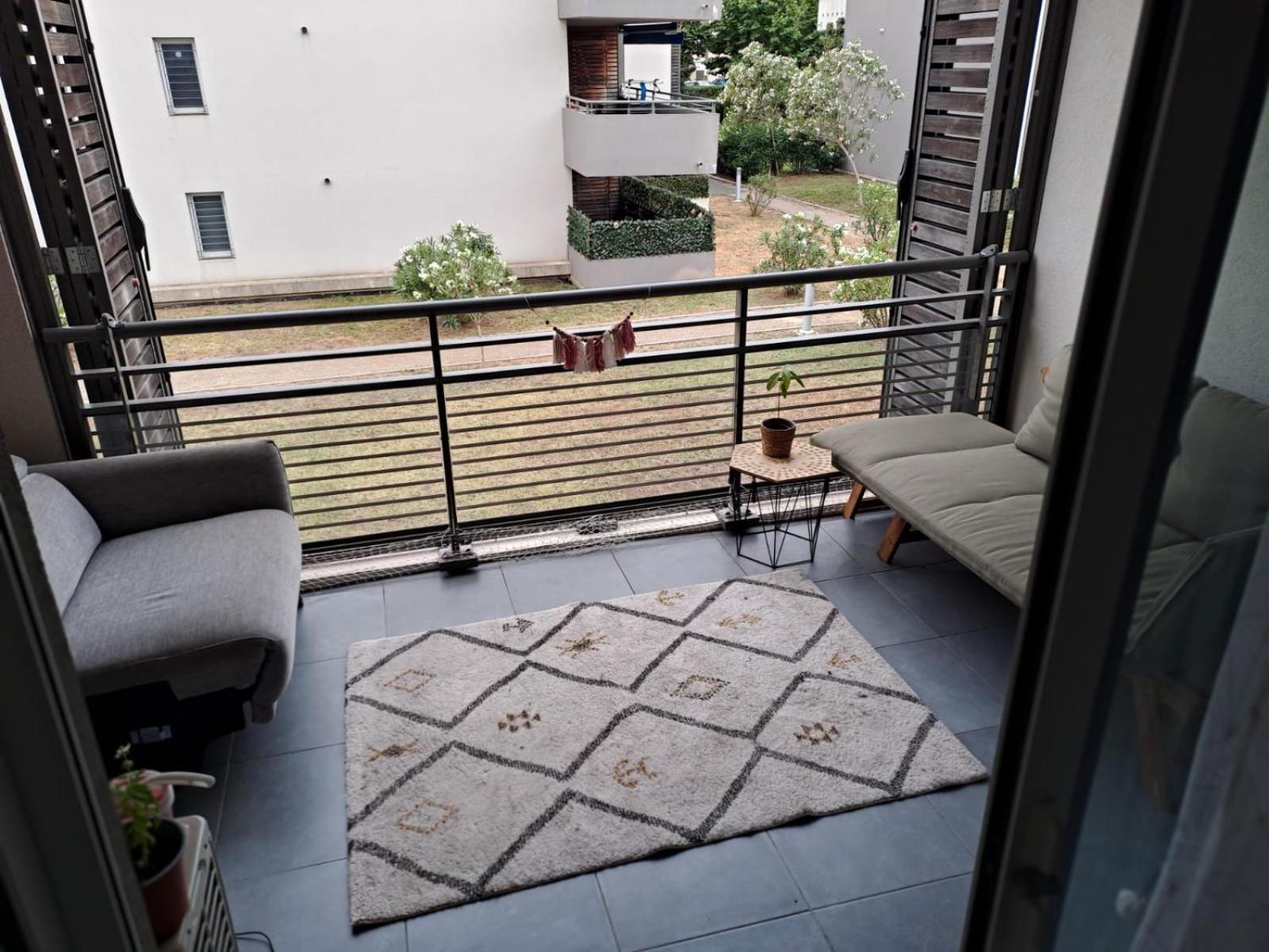 Appartement T2 Avec Terrasse, 5 Min De La Plage Frejus Exterior photo