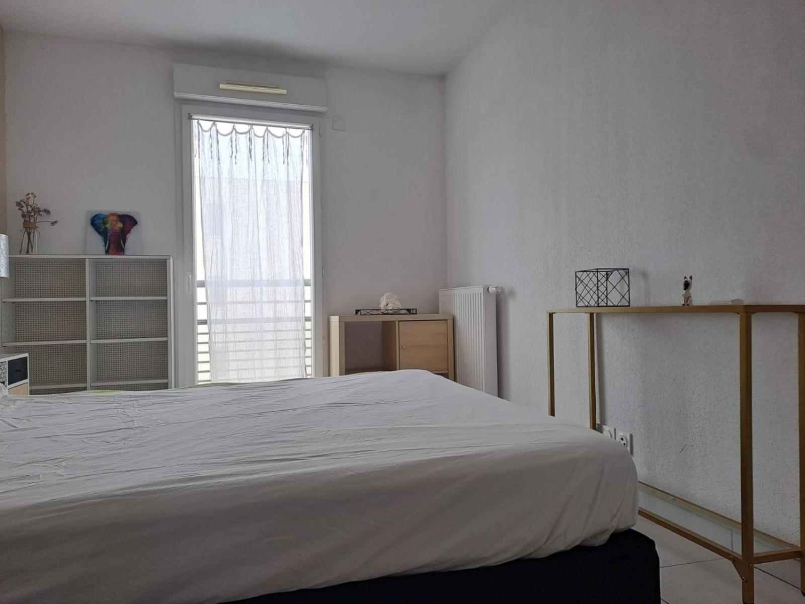 Appartement T2 Avec Terrasse, 5 Min De La Plage Frejus Exterior photo